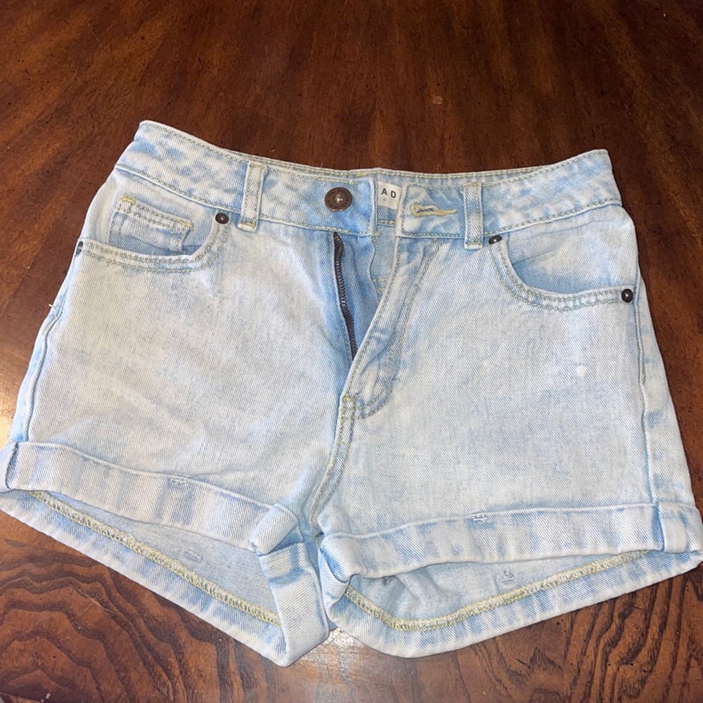 BULLHEAD JEAN SHORTS!